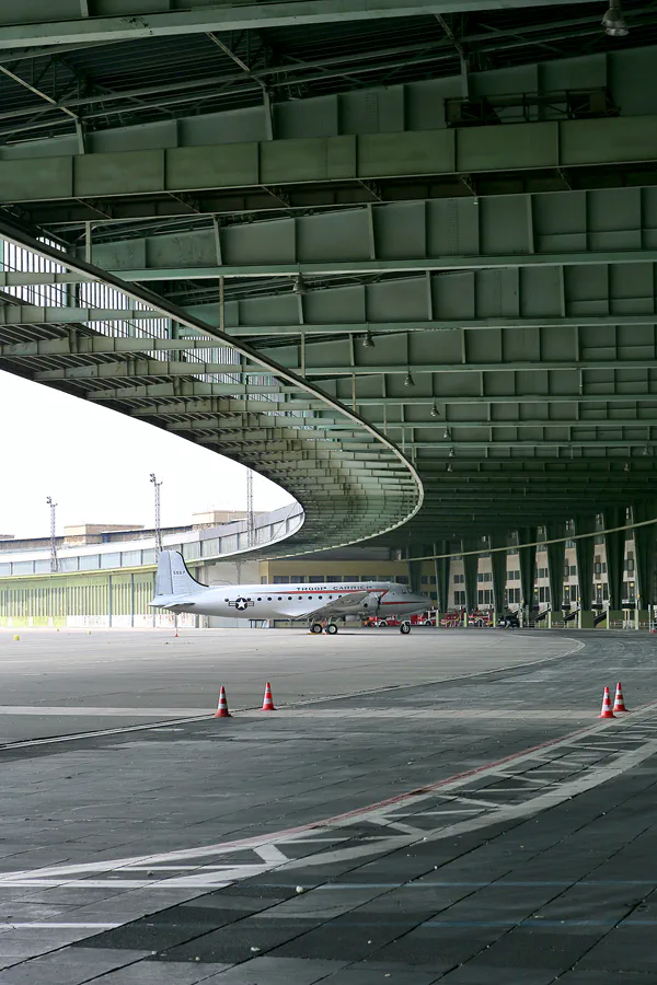 064 | 2020 | Berlin | Flughafen Tempelhof | © carsten riede fotografie
