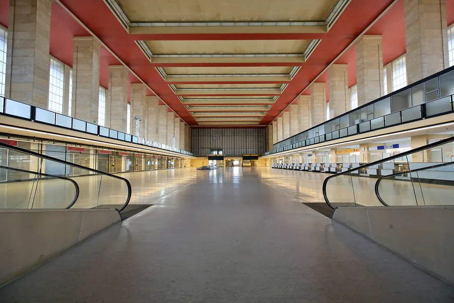164 | 2020 | Berlin | Flughafen Tempelhof | © carsten riede fotografie