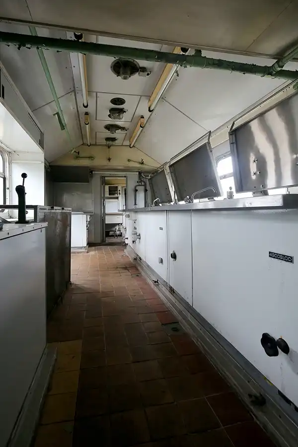 085 | 2020 | Stassfurt | Bahnbetriebswerk Stassfurt – Katastrophenzug der Deutschen Reichsbahn – K9-Zug | © carsten riede fotografie