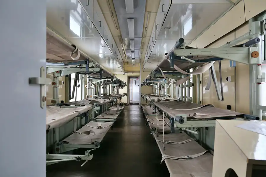 101 | 2020 | Stassfurt | Bahnbetriebswerk Stassfurt – Katastrophenzug der Deutschen Reichsbahn – K9-Zug | © carsten riede fotografie