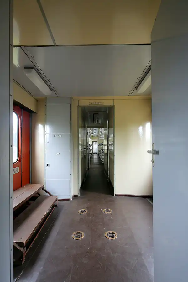 105 | 2020 | Stassfurt | Bahnbetriebswerk Stassfurt – Katastrophenzug der Deutschen Reichsbahn – K9-Zug | © carsten riede fotografie