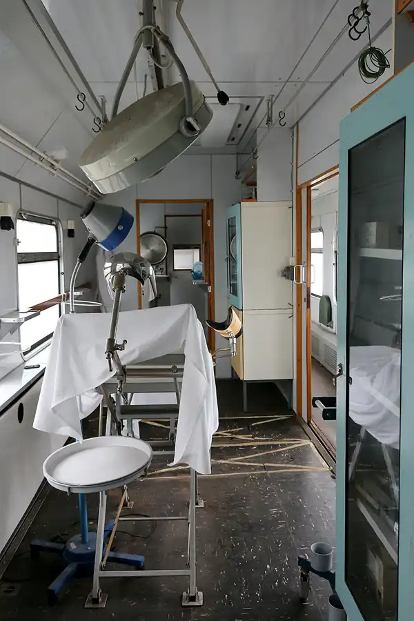 117 | 2020 | Stassfurt | Bahnbetriebswerk Stassfurt – Katastrophenzug der Deutschen Reichsbahn – K9-Zug | © carsten riede fotografie