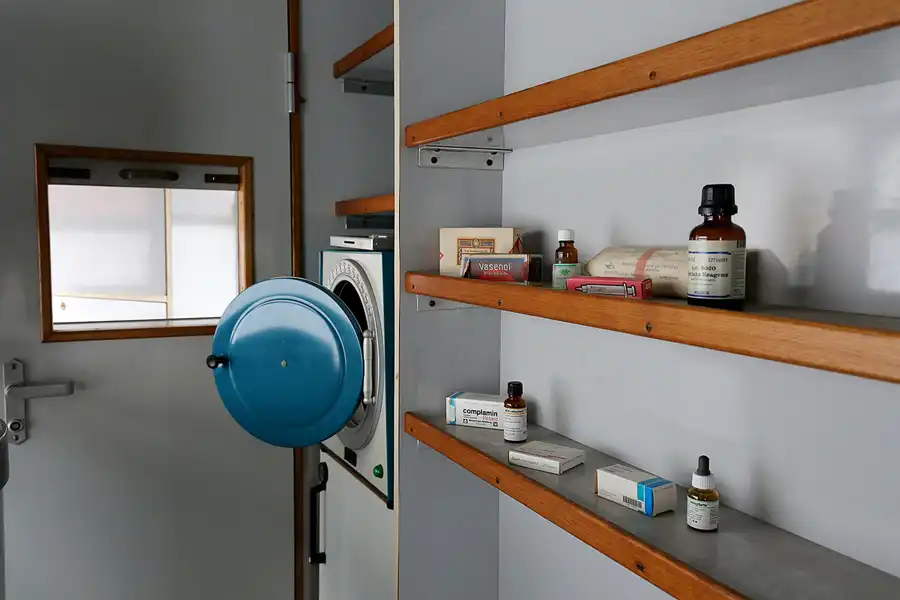 118 | 2020 | Stassfurt | Bahnbetriebswerk Stassfurt – Katastrophenzug der Deutschen Reichsbahn – K9-Zug | © carsten riede fotografie