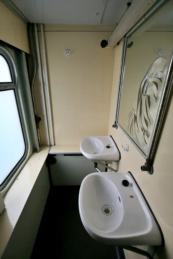 120 | 2020 | Stassfurt | Bahnbetriebswerk Stassfurt – Katastrophenzug der Deutschen Reichsbahn – K9-Zug | © carsten riede fotografie