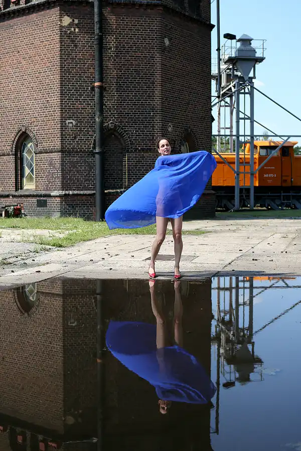 101 | 2020 | Wittenberge | Bahnbetriebswerk Wittenberge – Historischer Lokschuppen – Model Nadine L'Adorée | © carsten riede fotografie