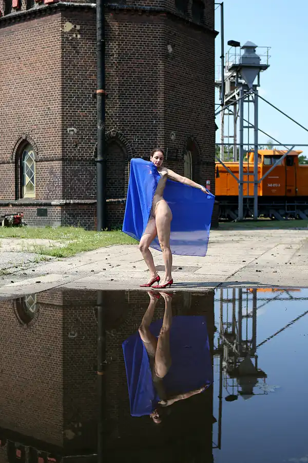 102 | 2020 | Wittenberge | Bahnbetriebswerk Wittenberge – Historischer Lokschuppen – Model Nadine L'Adorée | © carsten riede fotografie