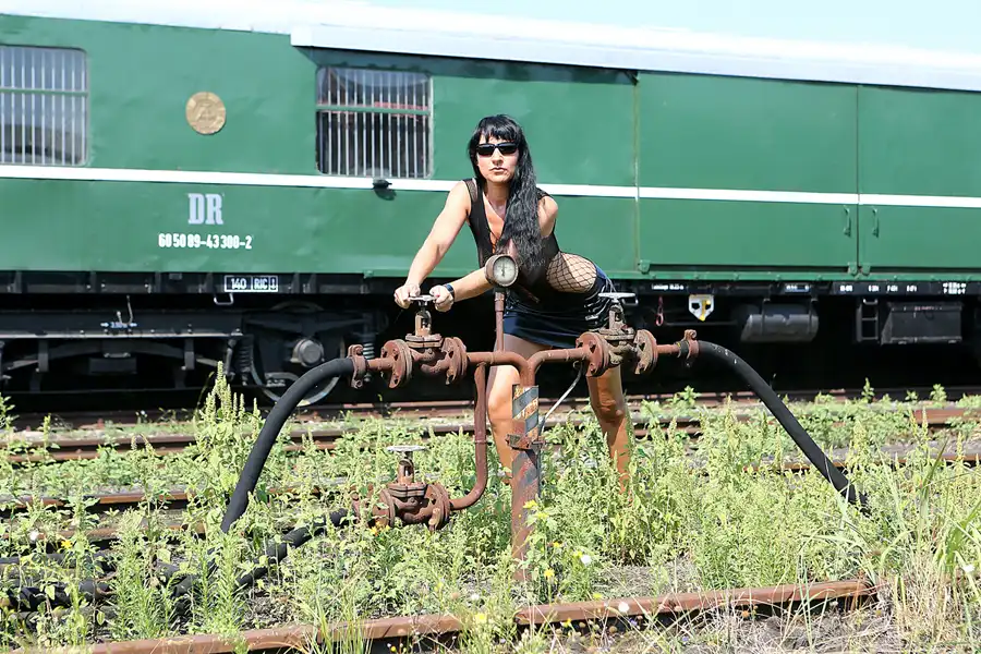 280 | 2020 | Wittenberge | Bahnbetriebswerk Wittenberge – Historischer Lokschuppen – Model Romy | © carsten riede fotografie
