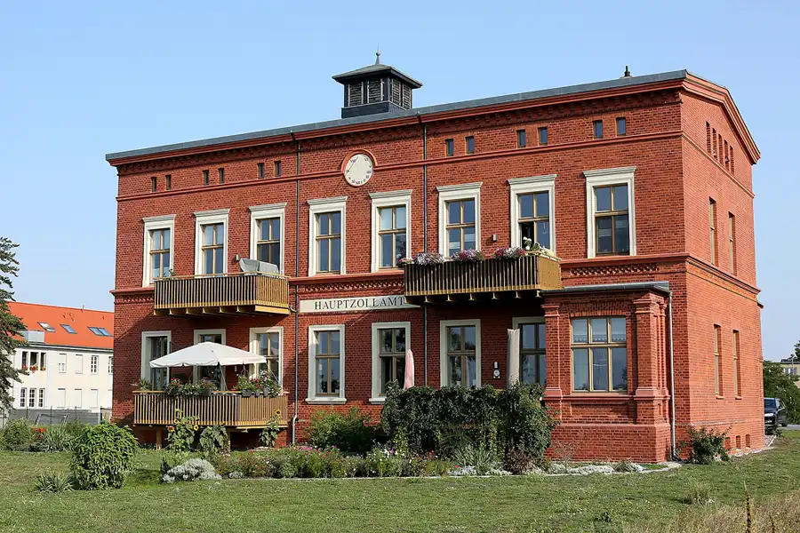051 | 2020 | Wittenberge | Hauptzollamt | © carsten riede fotografie