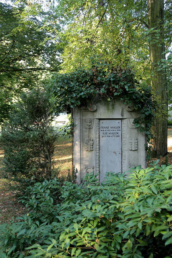 006 | 2020 | Weimar | Historischer Friedhof | © carsten riede fotografie