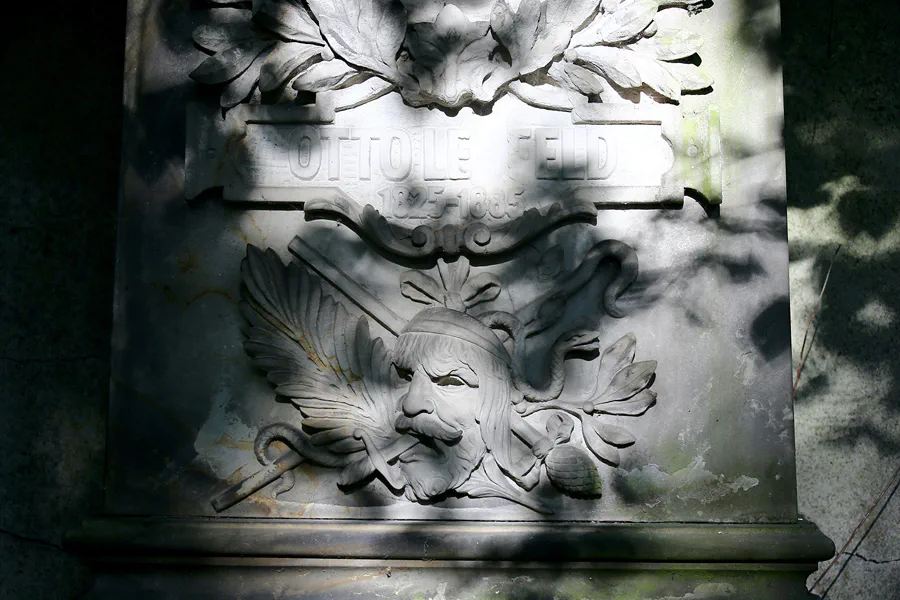 055 | 2020 | Weimar | Historischer Friedhof | © carsten riede fotografie