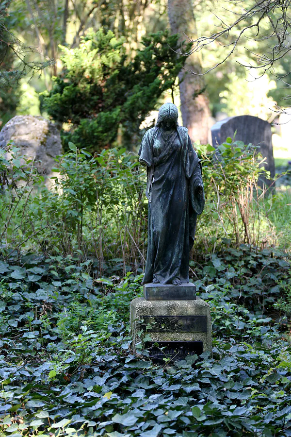 066 | 2020 | Weimar | Historischer Friedhof | © carsten riede fotografie