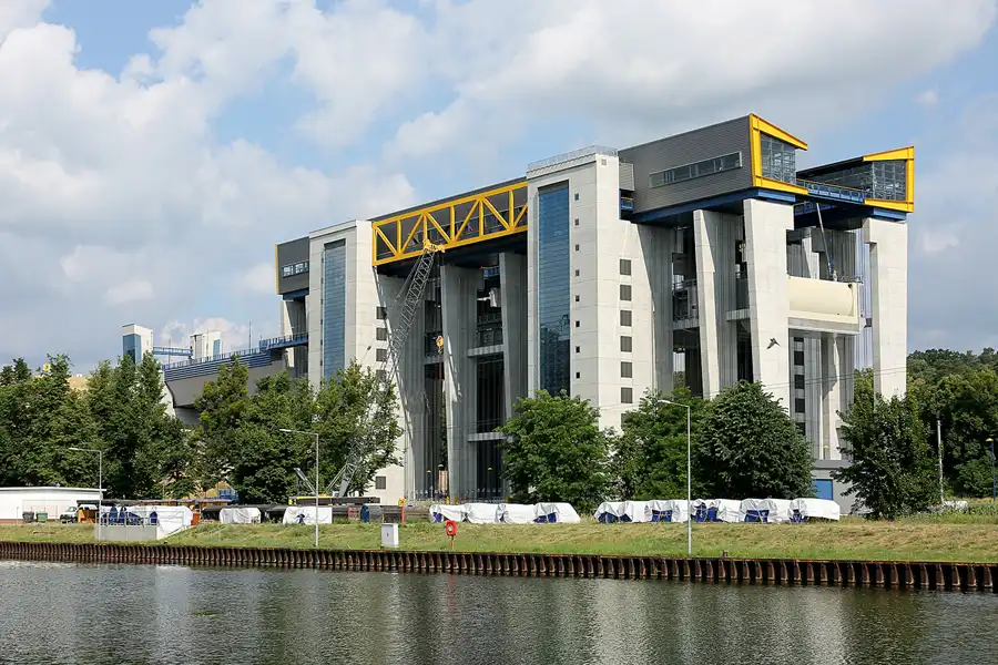 076 | 2021 | Niederfinow | Schiffshebewerk | © carsten riede fotografie