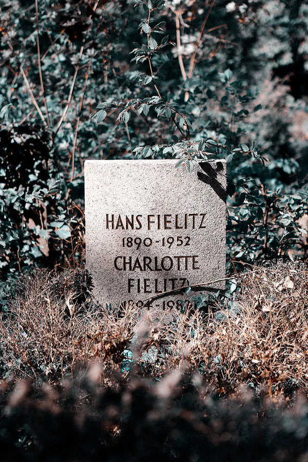 047 | 2021 | Berlin | Friedhof Steglitz | © carsten riede fotografie