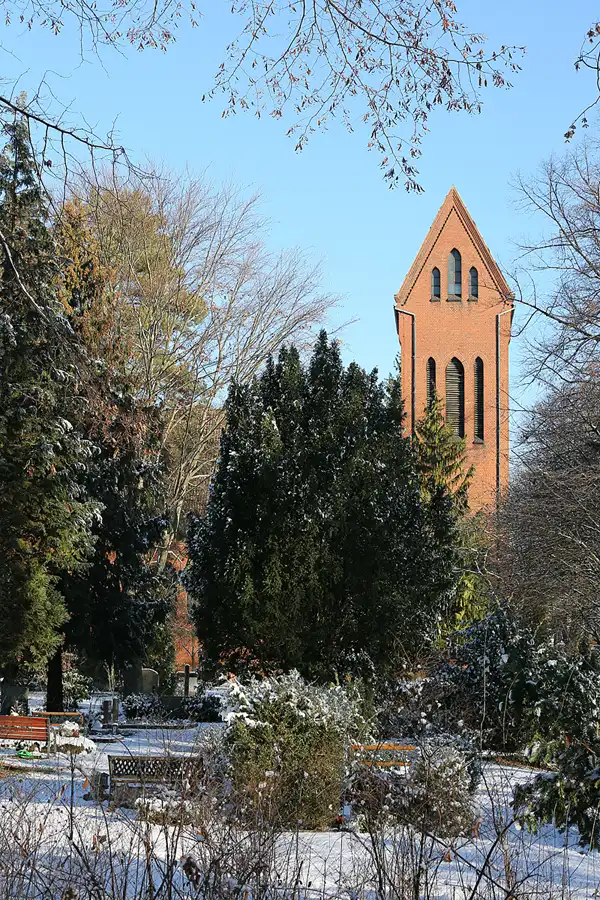033 | 2021 | Berlin | Friedhof der St. Hedwig und St. Pius Gemeinde | © carsten riede fotografie