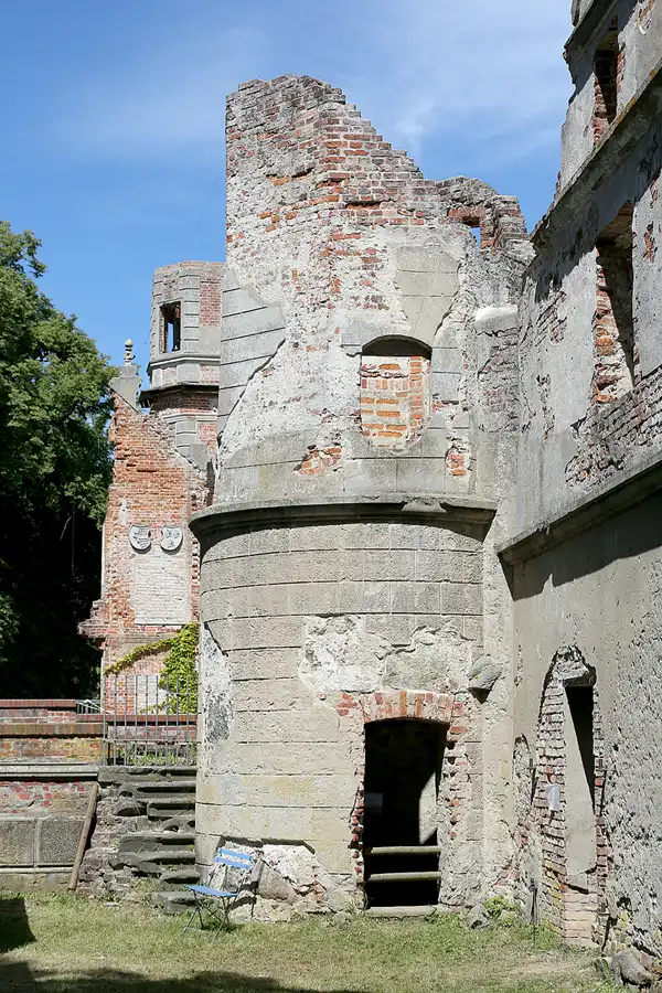 222 | 2021 | Pansevitz | Schlossruine Pansevitz | © carsten riede fotografie