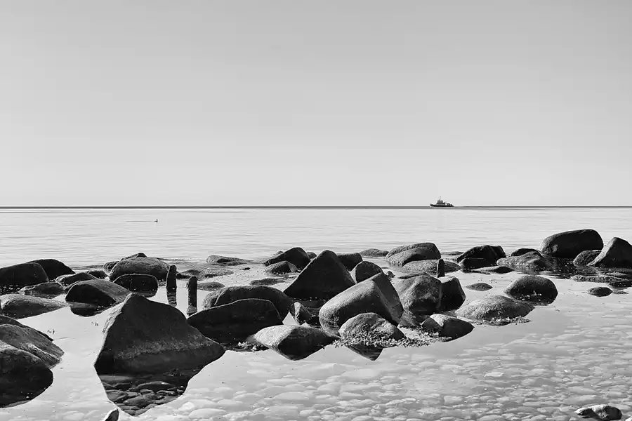 001 | 2021 | Sassnitz – Kieler Bach | Uferweg | © carsten riede fotografie