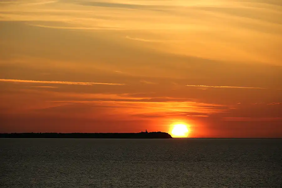 070 | 2021 | Lohme | Sonnenuntergang am Kap Arkona | 2021-06-15 – 21:41 | T minus 4 Minuten | © carsten riede fotografie
