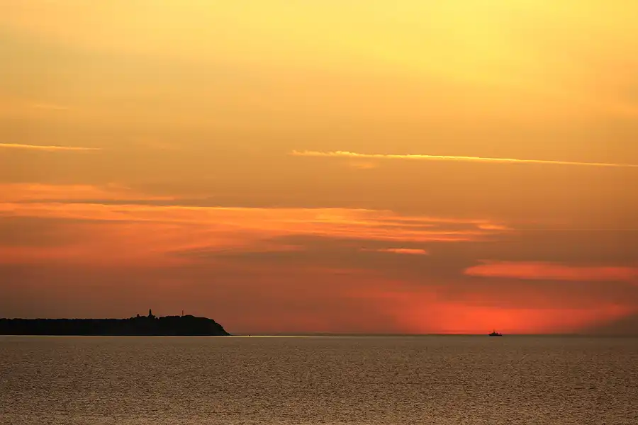 072 | 2021 | Lohme | Sonnenuntergang am Kap Arkona | 2021-06-15 – 21:53 | T plus 8 Minuten | © carsten riede fotografie