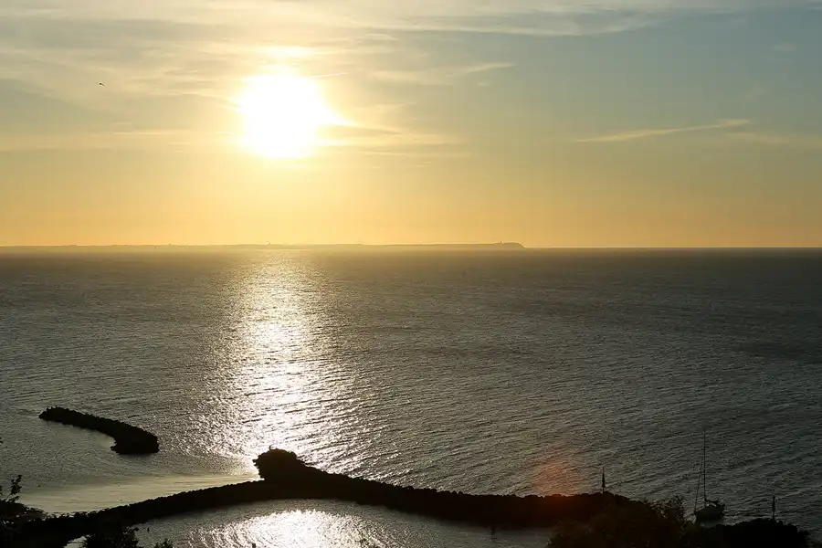 076 | 2021 | Lohme | Sonnenuntergang am Kap Arkona | 2021-06-16 – 20:58 | T minus 48 Minuten | © carsten riede fotografie