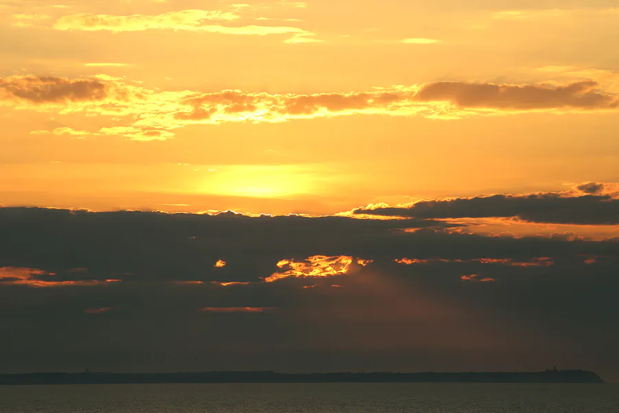 003 | 2021 | Lohme | Sonnenuntergang am Kap Arkona | 2021-06-07 – 21:11 | T minus 28 Minuten | © carsten riede fotografie