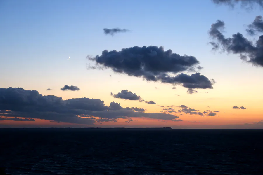 052 | 2021 | Lohme | Sonnenuntergang am Kap Arkona | 2021-06-12 – 22:29 | T plus 45 Minuten | © carsten riede fotografie