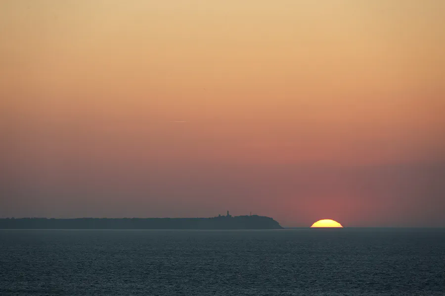 057 | 2021 | Lohme | Sonnenuntergang am Kap Arkona | 2021-06-13 – 21:43 | T minus 1 Minute | © carsten riede fotografie