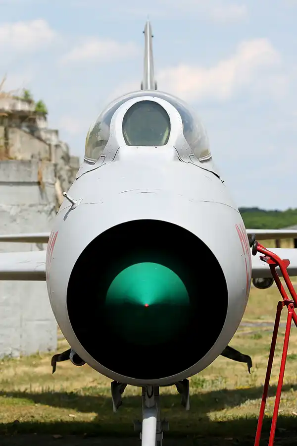 001 | 2021 | Neuhardenberg | Flugplatz EDON | © carsten riede fotografie