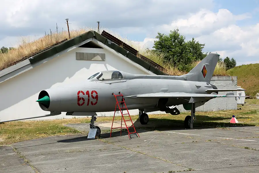 002 | 2021 | Neuhardenberg | Flugplatz EDON | © carsten riede fotografie