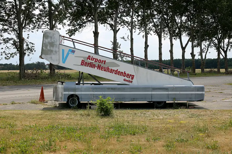 018 | 2021 | Neuhardenberg | Flugplatz EDON | © carsten riede fotografie