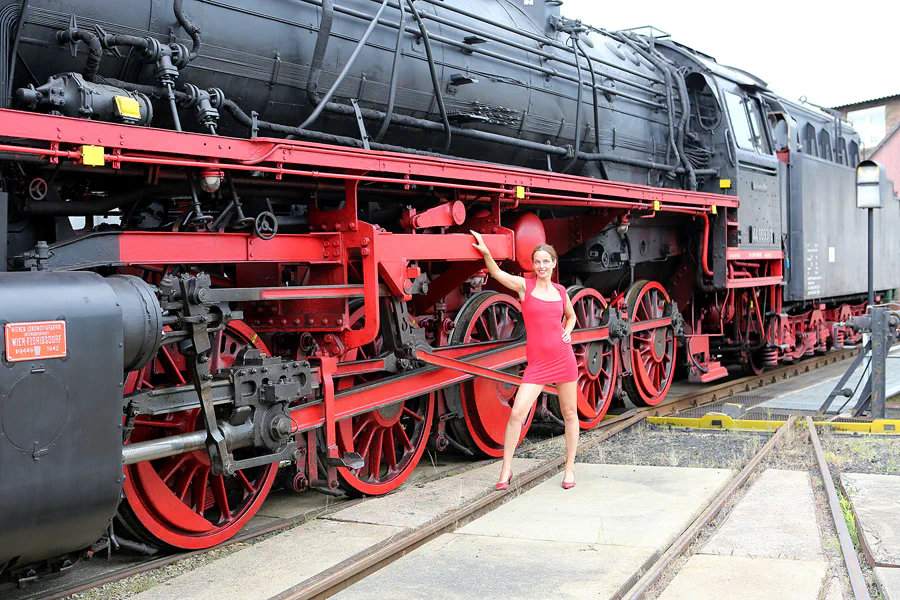 154 | 2021 | Arnstadt | Bahnbetriebswerk Arnstadt – Model Nadine L'Adorée | © carsten riede fotografie