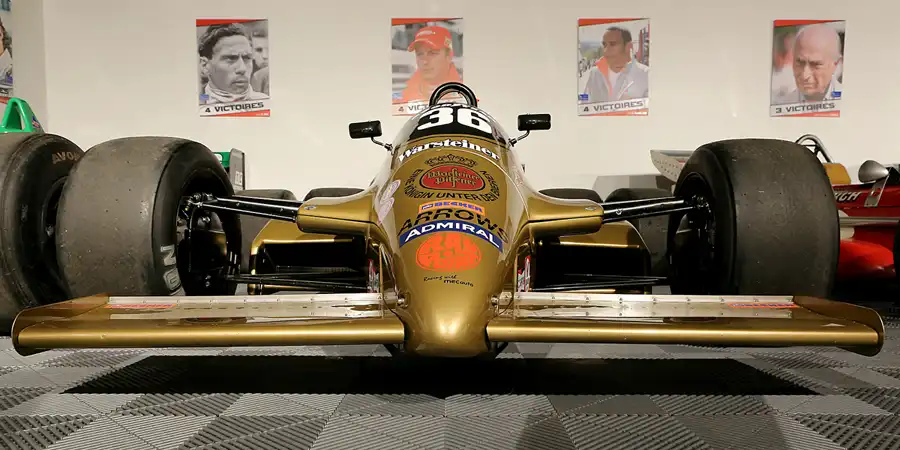 068 | 2021 | Stavelot | Abbaye De Stavelot – Musee Du Circuit De Spa-Francorchamps – Arrows-Ford Cosworth A3 | © carsten riede fotografie
