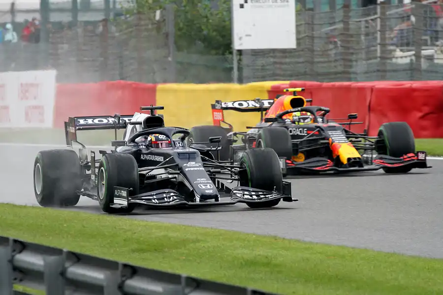 098 | 2021 | Spa-Francorchamps | AlphaTauri-Honda AT02 | Yuki Tsunoda + Red Bull-Honda RB16B | Sergio Perez | © carsten riede fotografie
