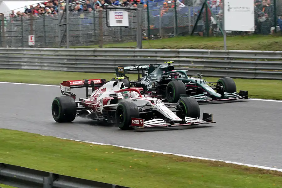 170 | 2021 | Spa-Francorchamps | Alfa Romeo-Ferrari C41 | Antonio Giovinazzi + Aston Martin-Mercedes-AMG AMR21 | Sebastian Vettel | © carsten riede fotografie