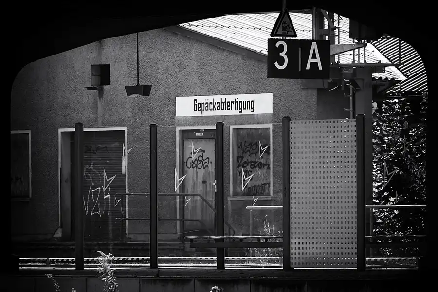 098 | 2021 | Arnstadt | Hauptbahnhof | © carsten riede fotografie