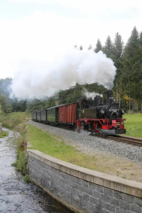 174 | 2021 | Jöhstadt | Haltepunkt Ausstellungs- und Fahrzeughalle – Pressnitztalbahn | © carsten riede fotografie