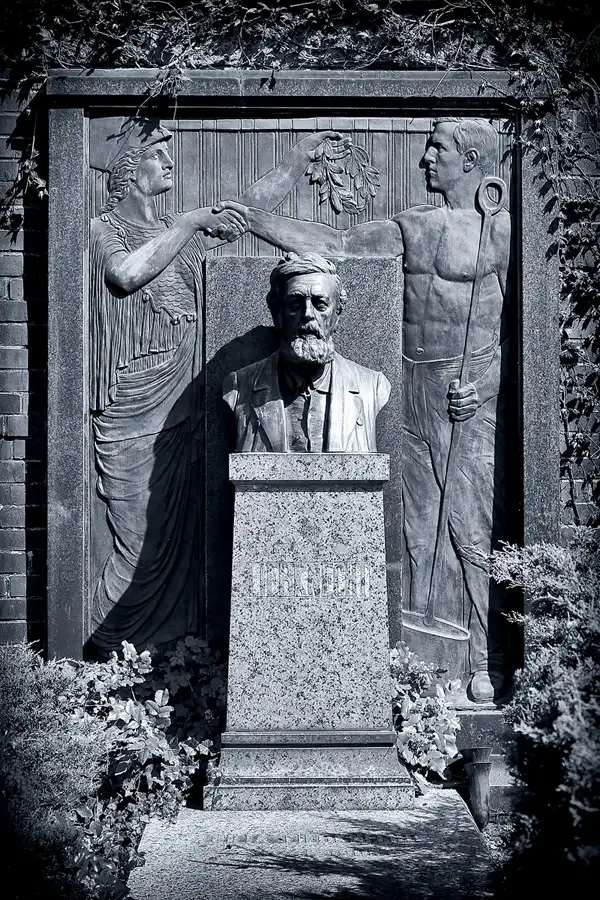039 | 2022 | Berlin | Zentralfriedhof Friedrichsfelde – Gedenkstätte der Sozialisten | © carsten riede fotografie