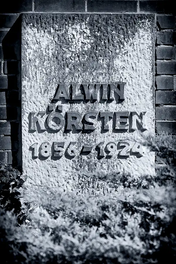 040 | 2022 | Berlin | Zentralfriedhof Friedrichsfelde – Gedenkstätte der Sozialisten | © carsten riede fotografie