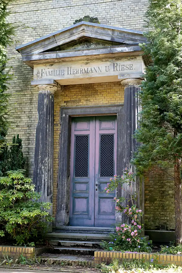 073 | 2022 | Berlin | Alter St.-Matthäus-Kirchhof | © carsten riede fotografie