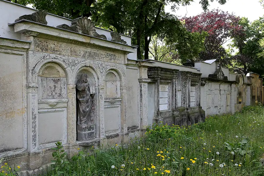 073 | 2022 | Dresden | Alter Annenfriedhof | © carsten riede fotografie