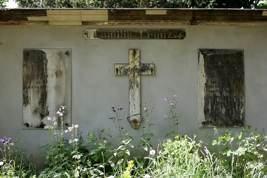 076 | 2022 | Dresden | Alter Annenfriedhof | © carsten riede fotografie