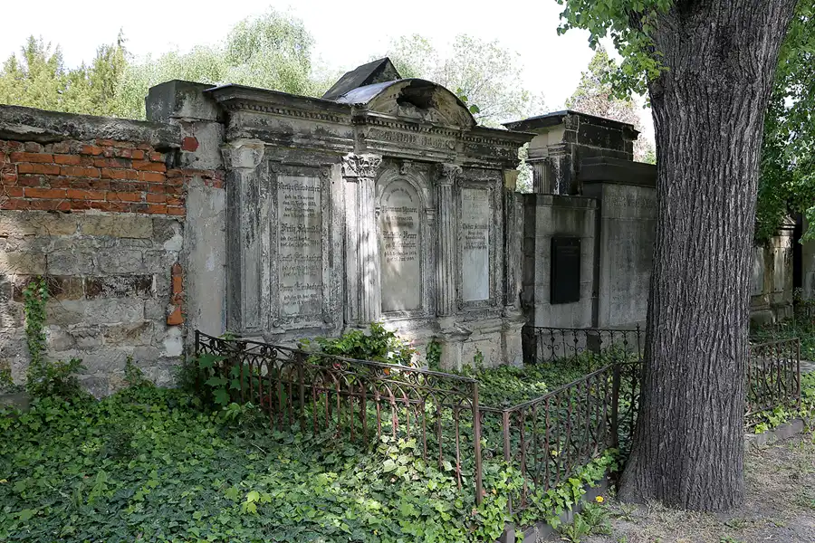 085 | 2022 | Dresden | Alter Annenfriedhof | © carsten riede fotografie
