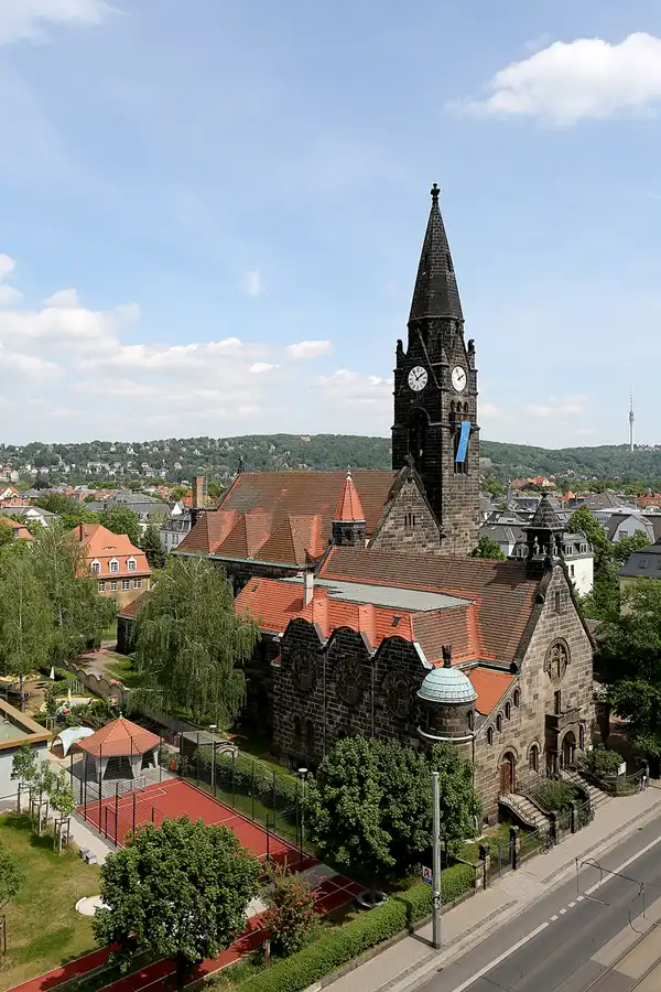 079 | 2022 | Dresden | Blick vom Turmcafe der Technischen Sammlungen – Versöhnungskirche | © carsten riede fotografie