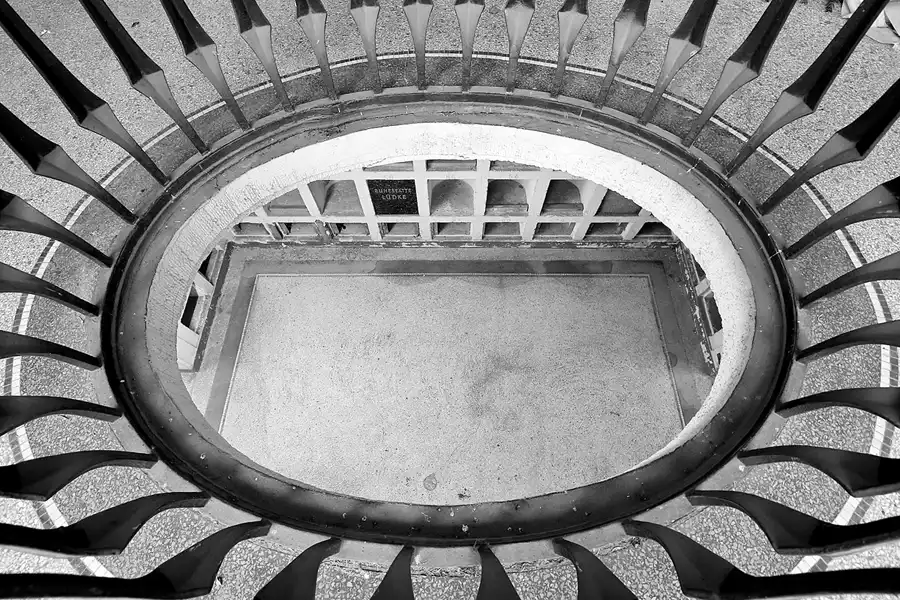 016 | 2022 | Berlin | Friedhof Schöneberg III Stubenrauchstrasse – Columbarium | © carsten riede fotografie