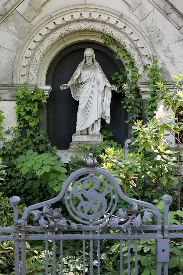 058 | 2022 | Berlin | Friedhof Schöneberg III Stubenrauchstrasse | © carsten riede fotografie