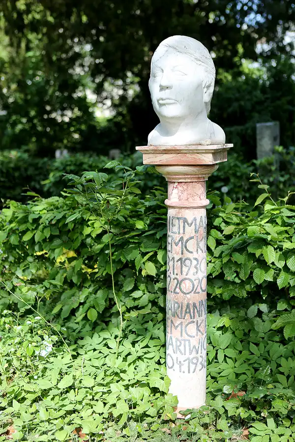 074 | 2022 | Berlin | Friedhof Schöneberg III Stubenrauchstrasse | © carsten riede fotografie