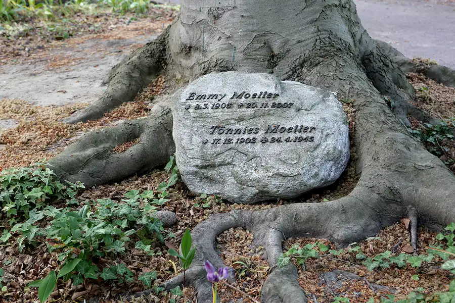 076 | 2022 | Berlin | Friedhof Schöneberg III Stubenrauchstrasse | © carsten riede fotografie