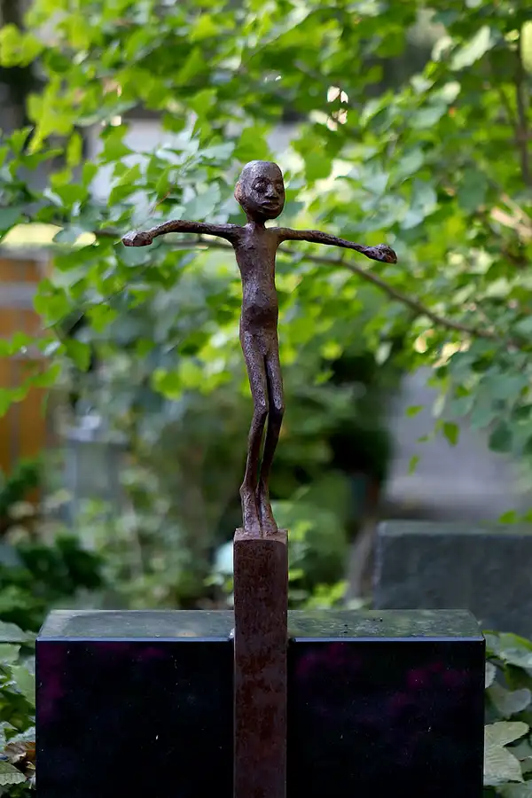 077 | 2022 | Berlin | Friedhof Schöneberg III Stubenrauchstrasse | © carsten riede fotografie