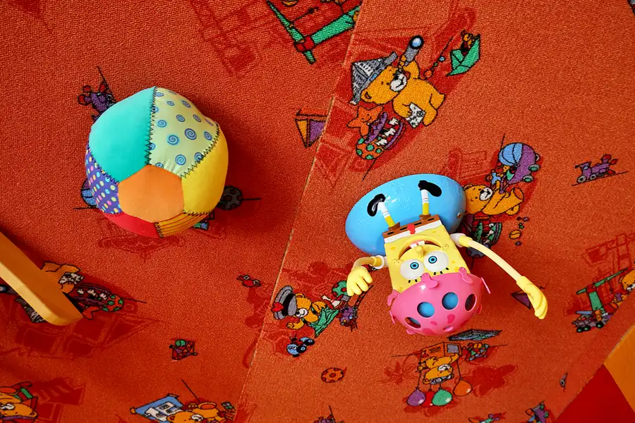 011 | 2022 | Putbus | Haus-Kopf-über | © carsten riede fotografie