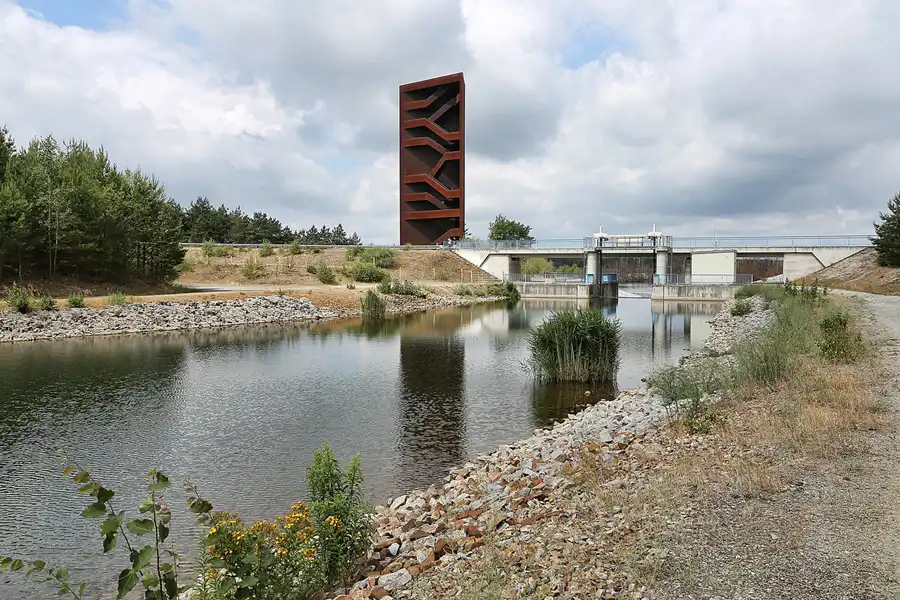 011 | 2022 | Sornoer Kanal | Rostiger Nagel | © carsten riede fotografie