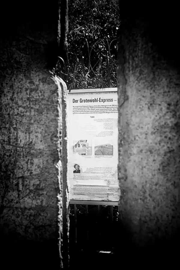 043 | 2022 | Berlin | Untersuchungshaftanstalt des Ministeriums für Staatssicherheit der DDR (MfS) Hohenschönhausen – Gefangenensammeltransportwagen (GSTW) – Grotewohl-Express | © carsten riede fotografie